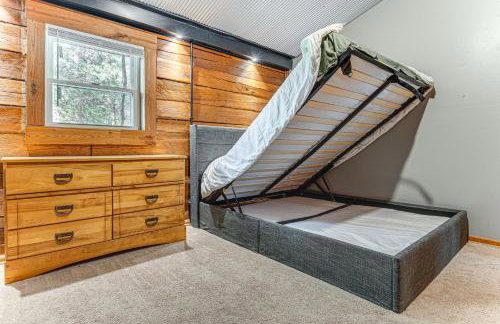 Lake Escape with Hot Tub and Docks in Hope! - Foto 22