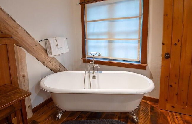 Snow Creek Cabins by Fernie Lodging Co. - Photo 34