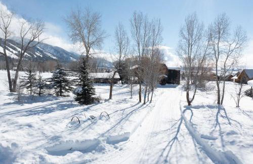 Cedar Creek Chalet - Snowmobilers Dream - Hot tub - Foto 3