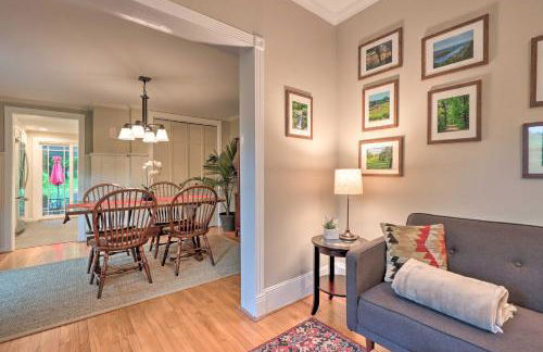 Charming Abode with Patio - Walk to Town and River! - Foto 4