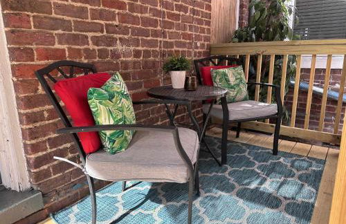 Cozy nest private porch museums free parking - Foto 9