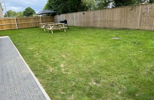 5-Bedroom Cottage in New Waltham, Grimsby - Photo 8