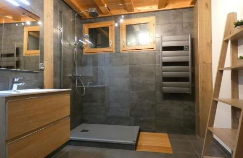 SUPERBE DEMI CHALET LUXUEUX 120M² 8 Personnes à SALLANCHES. - Foto 33