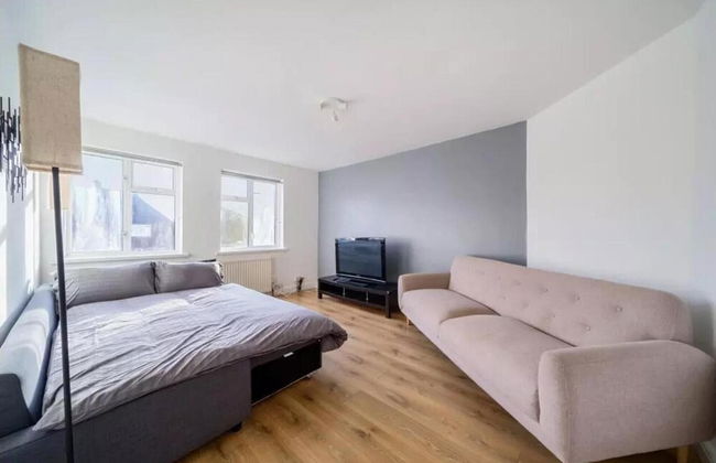 2br-sleeps6-parking-garden-nearlondon - Foto 9