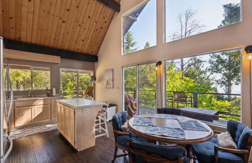 Warm and Cozy Mountain and Lake View Haven cottage - Foto 5