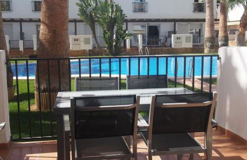 ADOSADO EN LA PLAYA - Foto 1