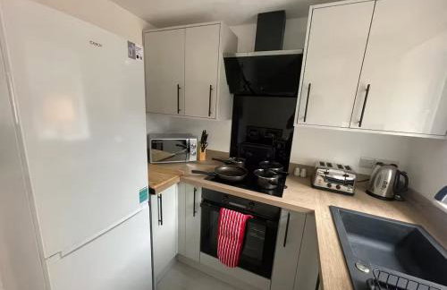 3 Bedroom New House Sleeps 5 with FREE Parking&WiFi -D - Foto 4