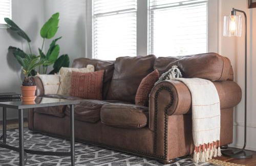 Restored 1930s Uptown Bungalow 2 min to Magnolia Silos - Photo 10