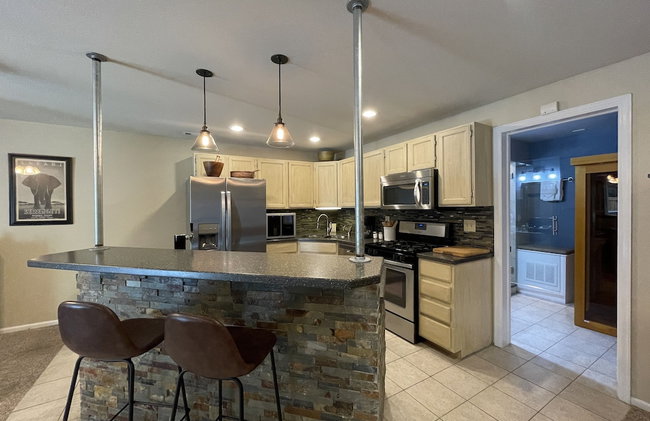 Couples Retreat With Hot Tub, Sauna and Steam Room - Foto 15