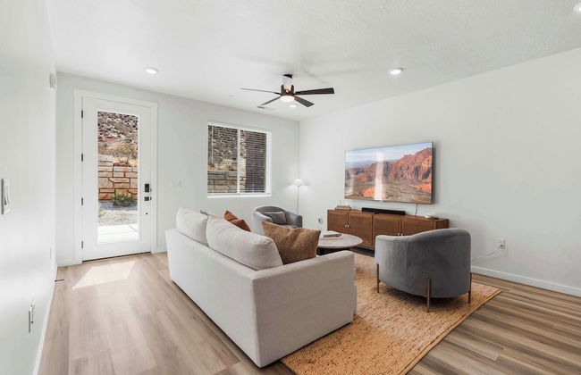 Brand New! Desert Cliff Sleeps 20 Guests! - Foto 17