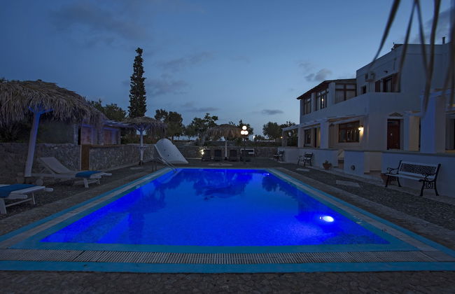 Birds Villa Apartments with Heated Pool - Including Car and Breakfast - Photo 60