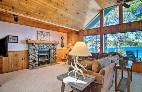 Hot Tub and Lake Tahoe Views Waterfront Retreat - Foto 1