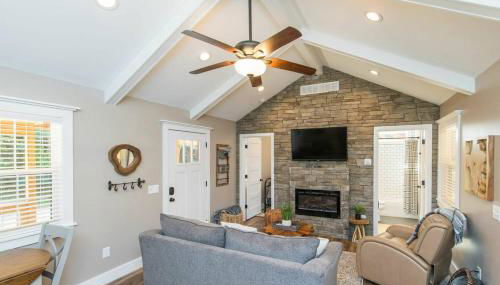 Soul Sister- Creek View, WiFi, Firepit, WiFi, Hiking, 4 mins to Natural Bridge - Foto 3