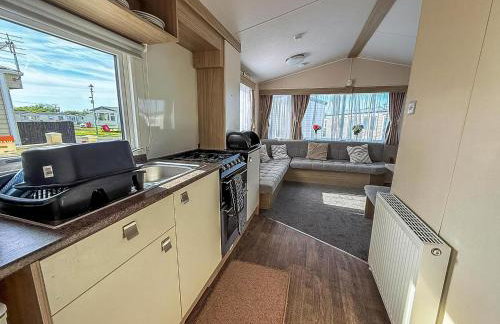 Homely 4 Berth Caravan For Hire In Lincolnshire At Sunnydale, Ref 35122S - Photo 12