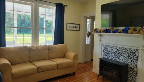 Restored 1900s Historic Home - Jonesboro, VA - Foto 4, stove