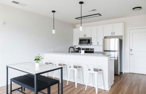 Luxury 2BR Condo Steps from UAB Campus 4th - Foto 4