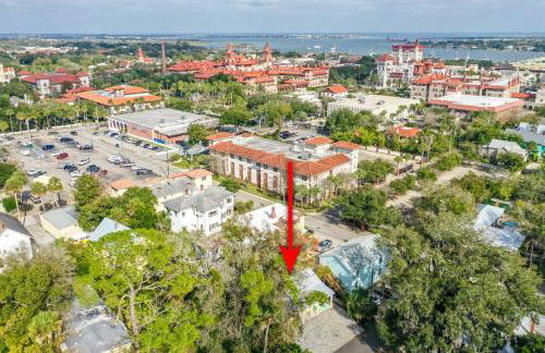 Citrus Hideaway - Steps to City Center - Photo 37