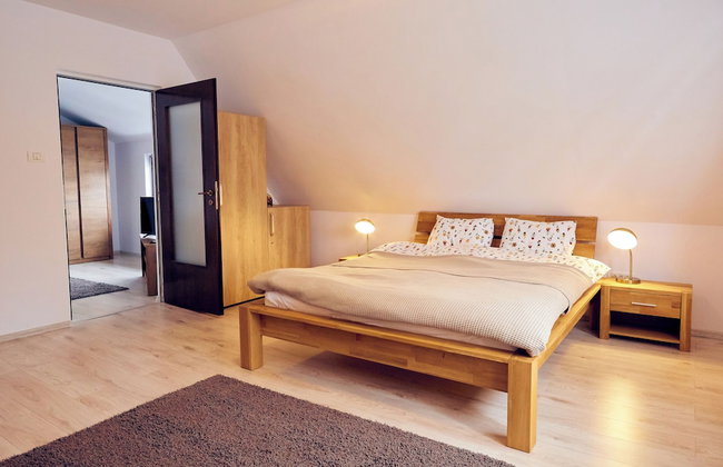 Modern Apartment - Photo 8