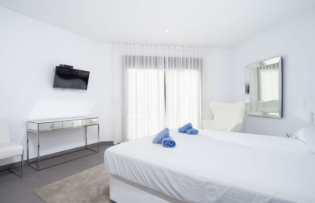 Out of the Blue - Foto 8