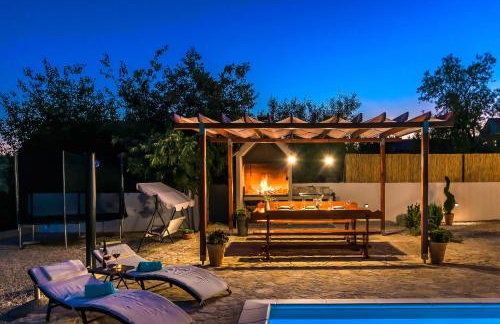 Villa R&B heated pool - Photo 13