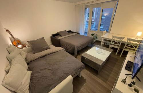 Cozy apartment city nightlife - Foto 2