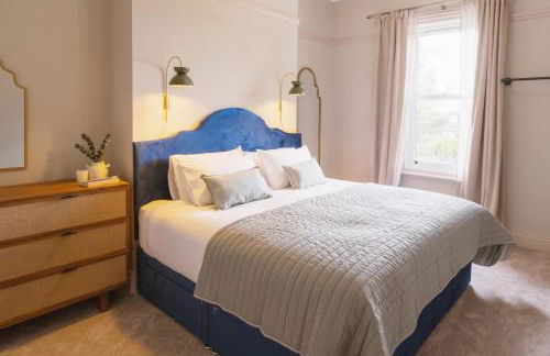 Our House Collective - Luxury Stay in Lincoln City Centre, Hot tub, Sleeps 16 - Foto 48