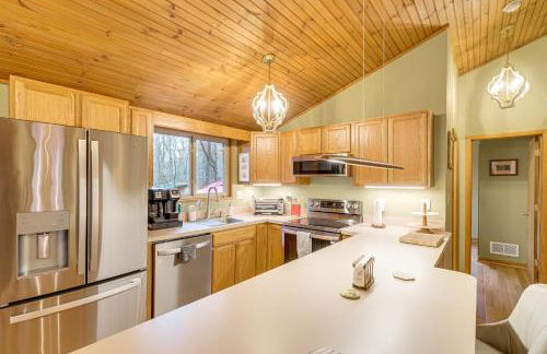 Hike and Golf! Family Home 15 Mi to Berkeley Springs - Foto 8