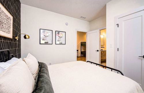 Stylish Getaway with Hot Tub-Near Downtown Indy-Family Friendly - Foto 38