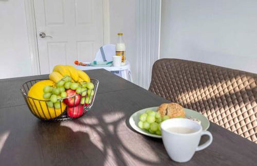 Ealing Manor - 6 beds 3 sofa beds sleeps 9 ppl - Foto 19