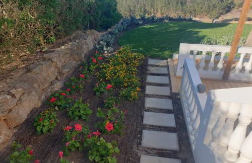 Stunning Villa with Pool & View near beach - Foto 50