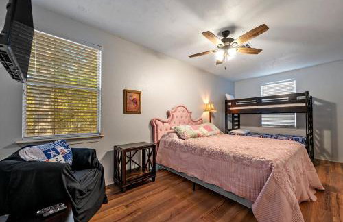 Entire Home! Fantastic Kitchen! 3 Full Baths - Foto 29