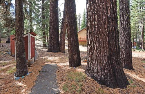 Woodland Chalet - 2 miles from Beach Access - Foto 27