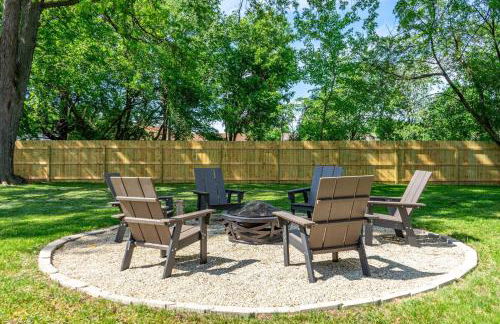 Entertainment Haven w Firepit, Games & Fenced Yard - Foto 15