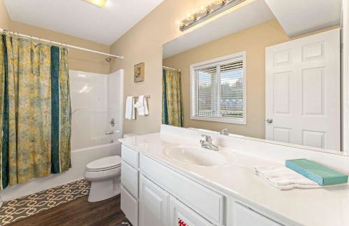 Family-friendly Home Hot Tub Lake View & Pool Access - Foto 32