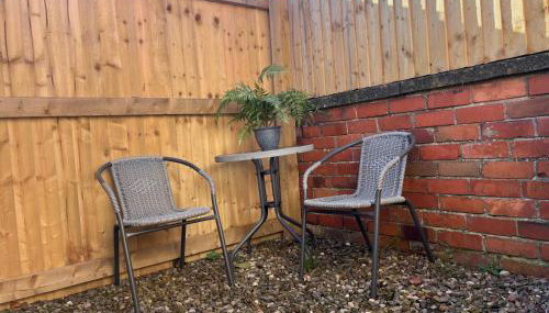 Sleeps 2 -Central Ellesmere -Parking - PetFriendly - Foto 2