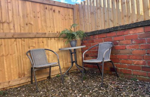 Sleeps 2 -Central Ellesmere -Parking - PetFriendly - Foto 2