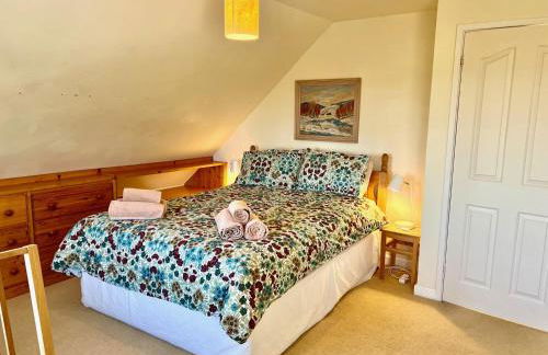 Spacious Coastal Home with Stunning Sea Views - Foto 20