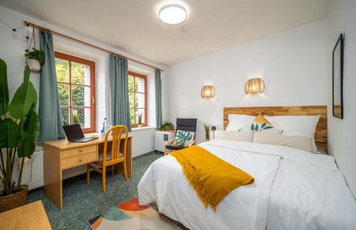 Ruhiges Zimmer mit Gartenblick & Schreibtisch - Foto 1