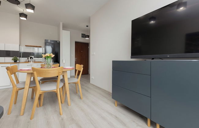 Comfy Apartment With Parking by Renters - Photo 41