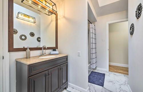 Pocono Home with Hot Tub, Fireplace and Game Room! - Foto 19