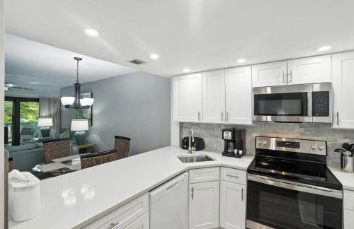 Resort Views and Close to Lobby - Foto 12