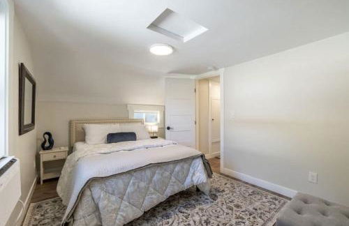 Flying Colors Cottage Walk to Downtown - Foto 21