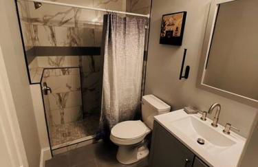 Recently Renovated Condo! - Foto 10