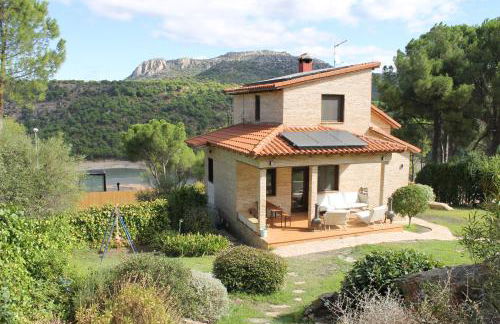 Casa con piscina y vistas al Pantano de San Juan - Foto 1
