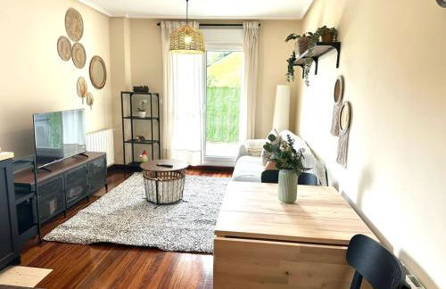 Reformado con Piscina y Jardín - Foto 16