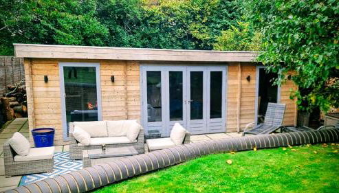 Clarence Cabin, King Bed & Free Parking - Foto 2, Garden view