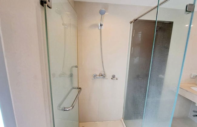 5B - 2 Bedroom Downtown Apartment With Shared Pool - Photo 12