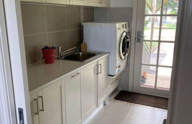 Killy Dora Beachside Escape Pet Wheelchair Friendly A Modern Coastal Retreat With Accessibility in Mind - Foto 8