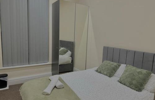 City Centre 2 Bed 2 Bath Apartment - Foto 9