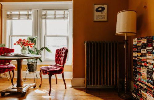 Retro Gem Box Victorian Steps from Irvine Park - Foto 10